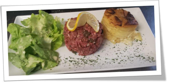 Tartare de Boeuf préparé à la façon du Chef